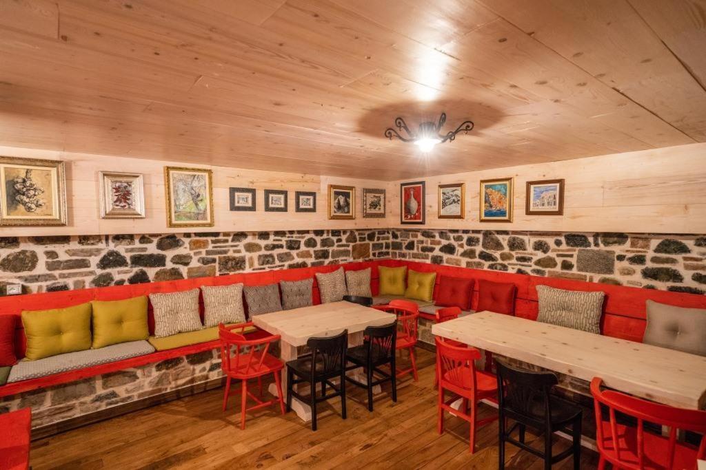 Korca Boutique Hotel ภายนอก รูปภาพ